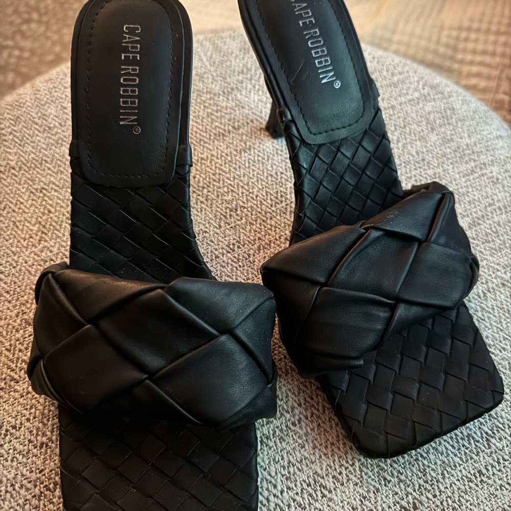 Cape Robbin Black Woven Heels